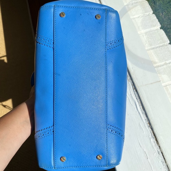 Tory Burch - Cornflower blue handbag. Beautiful color. Used condition. - Picture 9 of 10